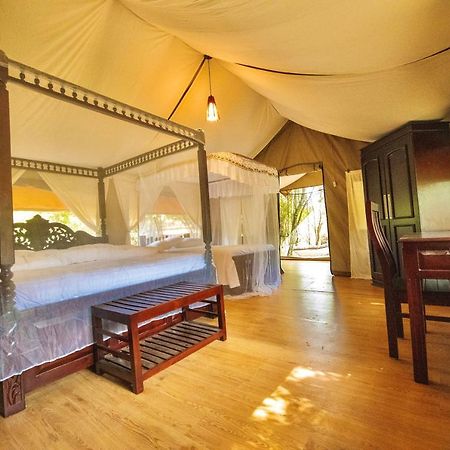 Hotel Lorian Safari Camp Limited à Narok Extérieur photo